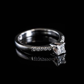 anello-oro-18kt-750-bianco-solitario-diamante-IF-puro-purissimo-princess-ajtuscany