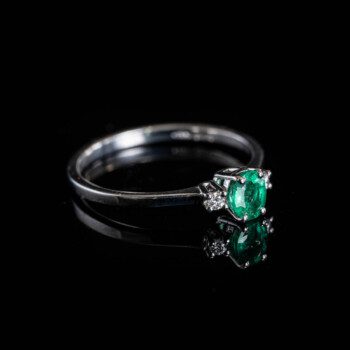 anello-au-smeraldo-oro-18-kt-750-bianco-diamanti-ajtuscany