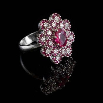 anello-au-rubino-rubini-diamanti-pavè-oro-18kt-750-ajtuscany-fiore