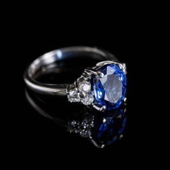 anello-au-tanzanite-diamanti-oro-viola-blu-18kt-750-ajtuscany