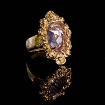 anello-au-rose-ametista-dorato-pietra-viola-scultura-fiori-ajtuscany