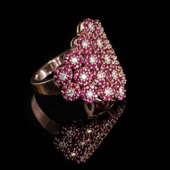 anello-au-pave-rubini-diamanti-oro-rosa-18kt-750-ajtuscany
