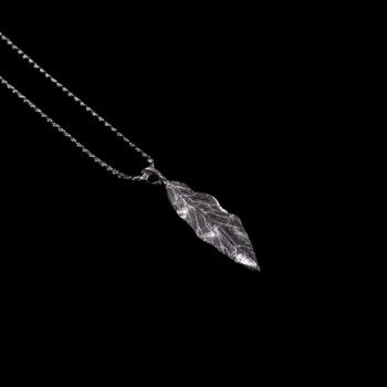 Silver_hand_engraved_leaf