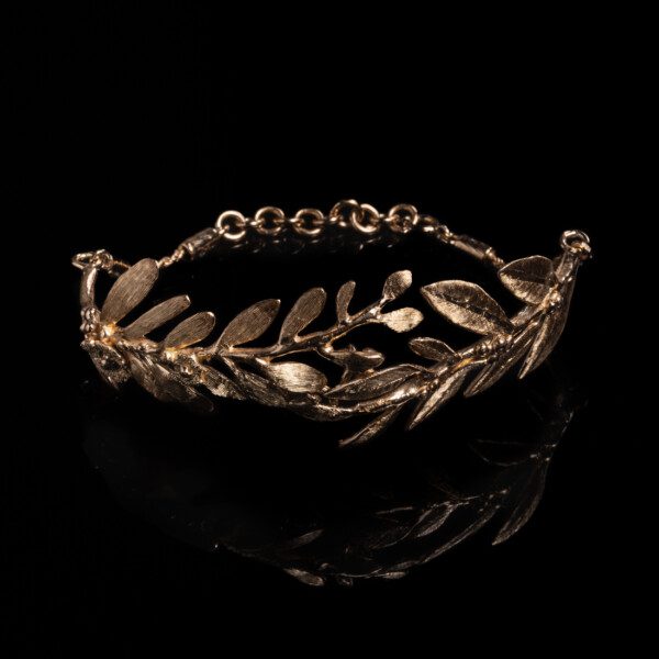 bracciale-dorato-foglie-inciso